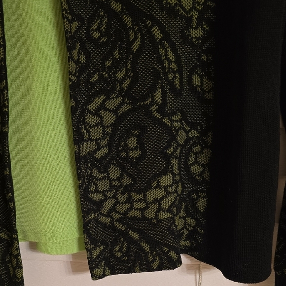 Ming Wang 2 Pieces Black and Green Blazer with Floral Lace And Top - Picture 4 of 15
